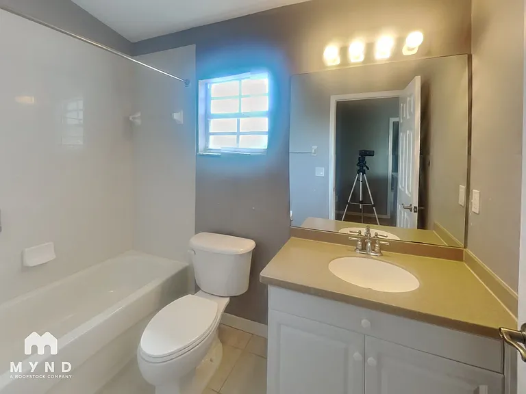 5372 Neil Dr — Photo 17