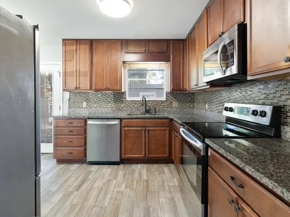 21 Caswell Cir, Mary Esther, FL 32569