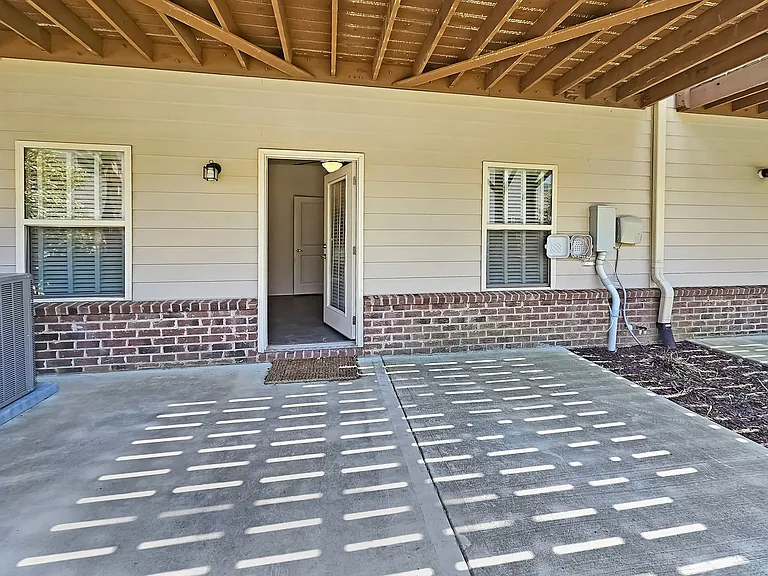 2142 Coventry Dr — Photo 44