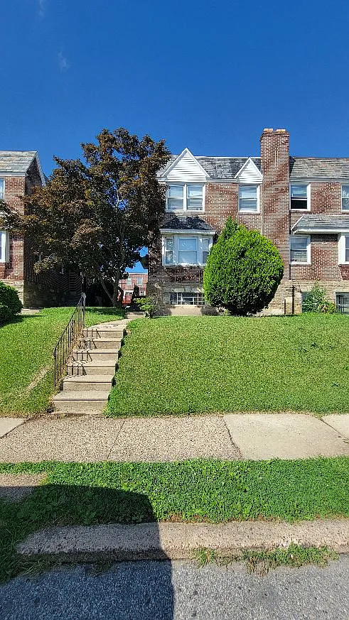 2 bed, 3050 sqft, $1,550 — Photo 1