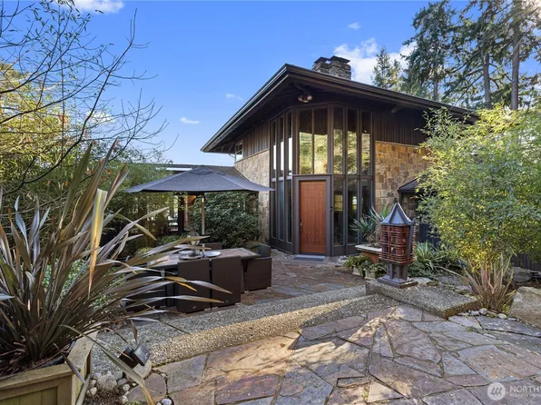 5425 96th Avenue SE, Mercer Island, WA 98040