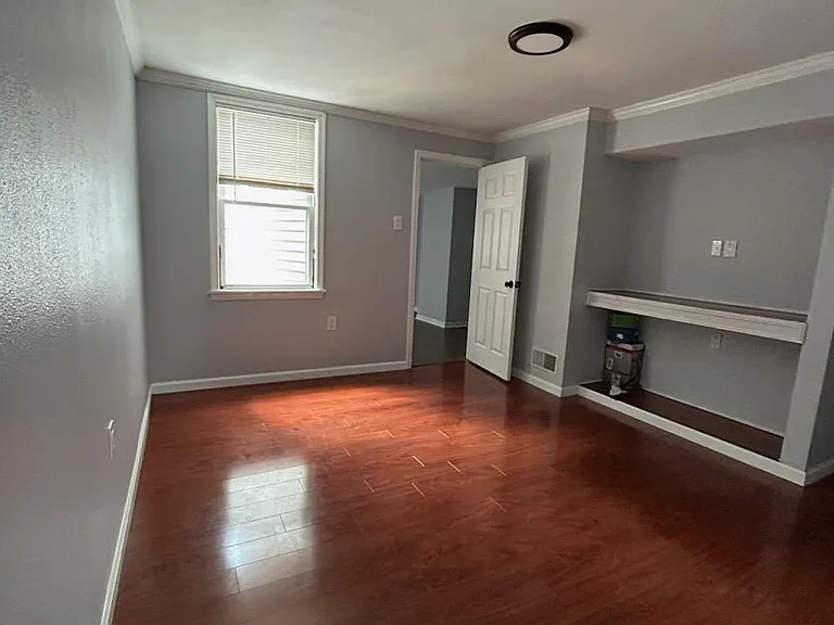 114 S 15th St — Photo 11