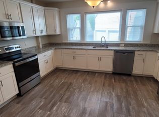 142 Brook St APT 1, Manchester, NH 03104