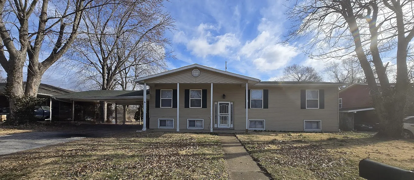 164 Liberty Dr photo 1