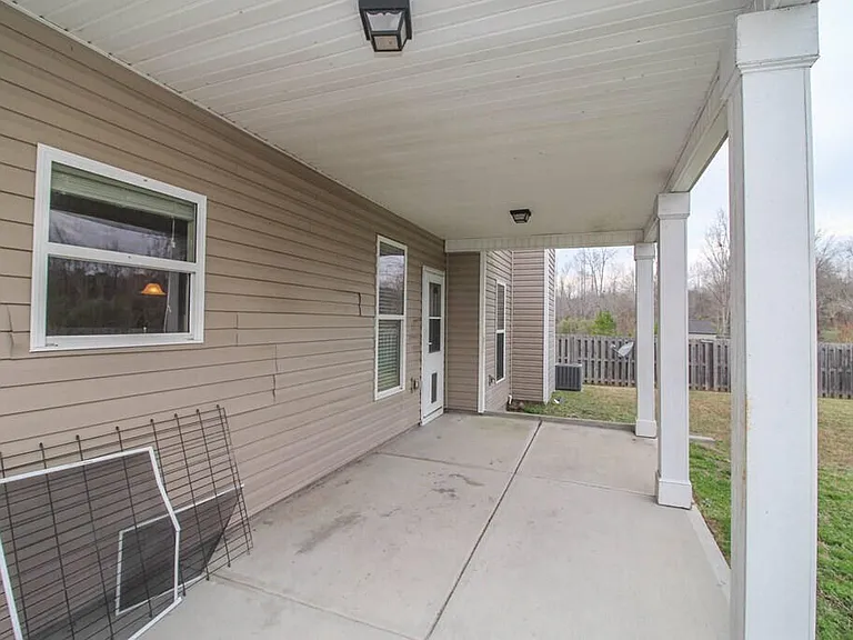 2733 Huntcliffe Dr — Photo 30