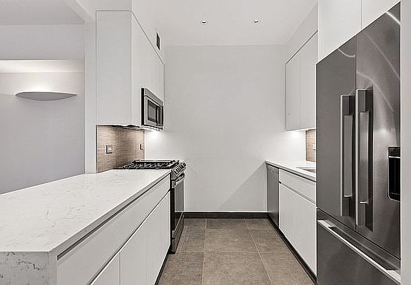 3rd image of 305 E 63rd St APT 9A