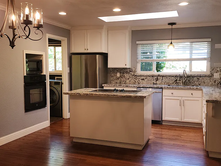 8401 La Riviera Dr — Photo 9