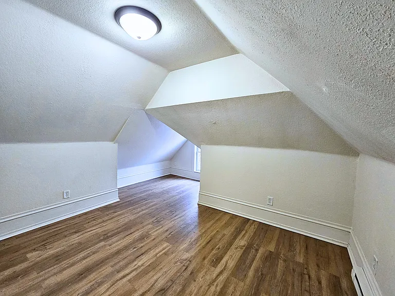 304 12th Ave NE #2 — Photo 12