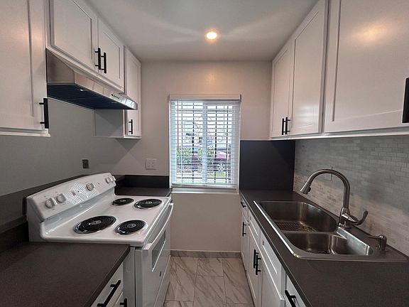 5th image of 440 W Orangewood Ave APT B