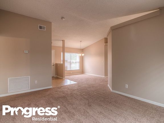 3rd image of 12304 Woodglen Cir