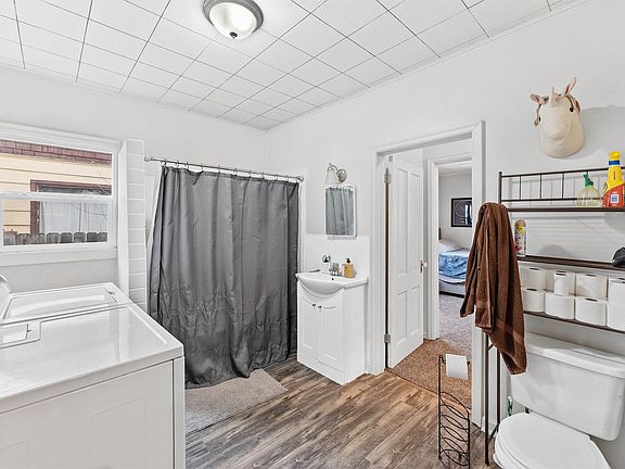 2nd image of 2921 E Everett Ave