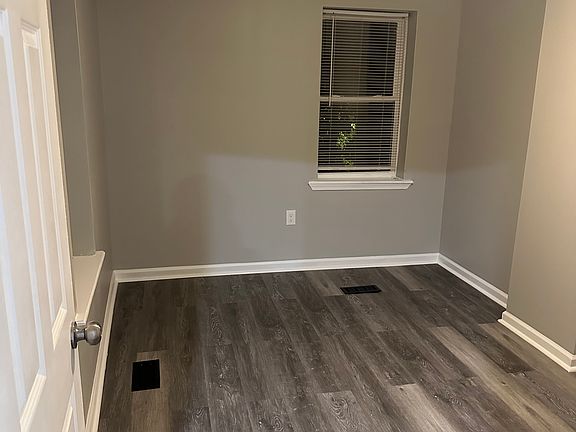 1st bedroom