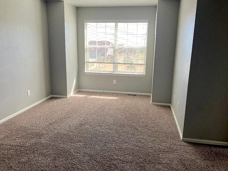 1140 W 170th Ave — Photo 9