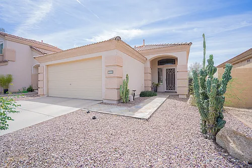 5039 E Lucia Dr Photo 1