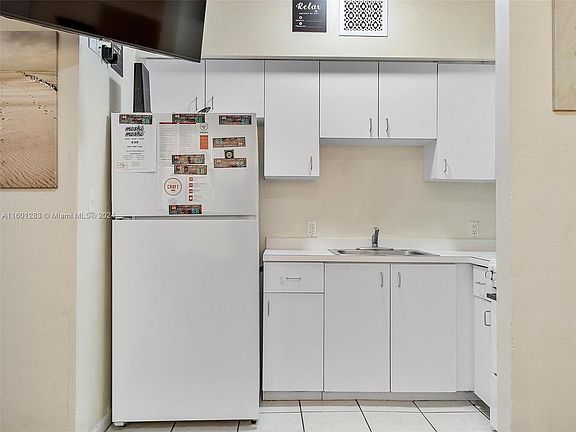 5th image of 1320 Drexel Ave APT 206