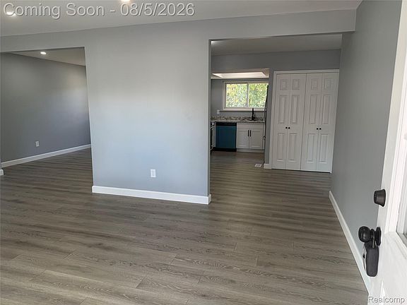 4th image of 20698 Coachwood Rd