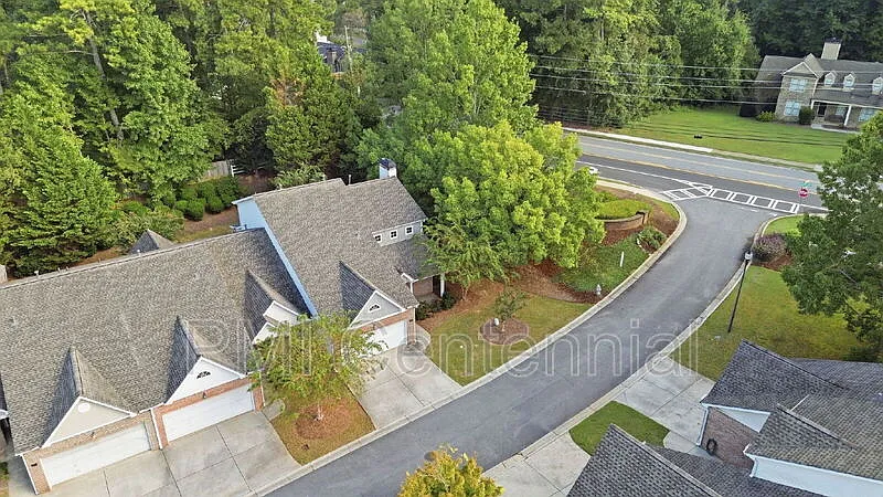 4 bed, 3.5 bath, 1956 sqft, $2,350 — Photo 4