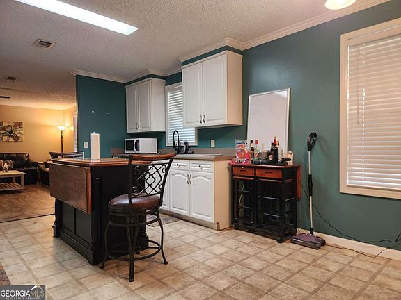 5th image of 269 W Smith St