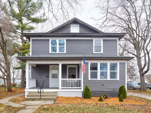 513 E Jefferson St, Winterset, IA 50273