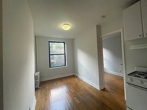 39 Christopher St #1B Photo 1