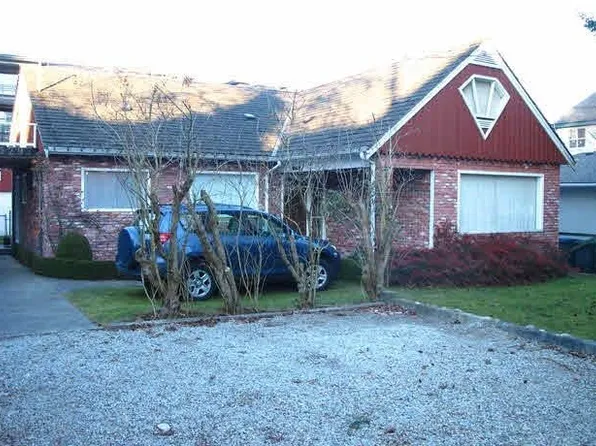 15297 17th Ave, Surrey, BC V4A 1T8