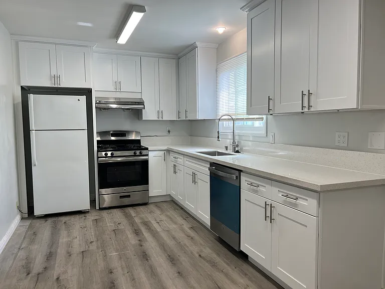 1115 S El Molino St — Photo 15