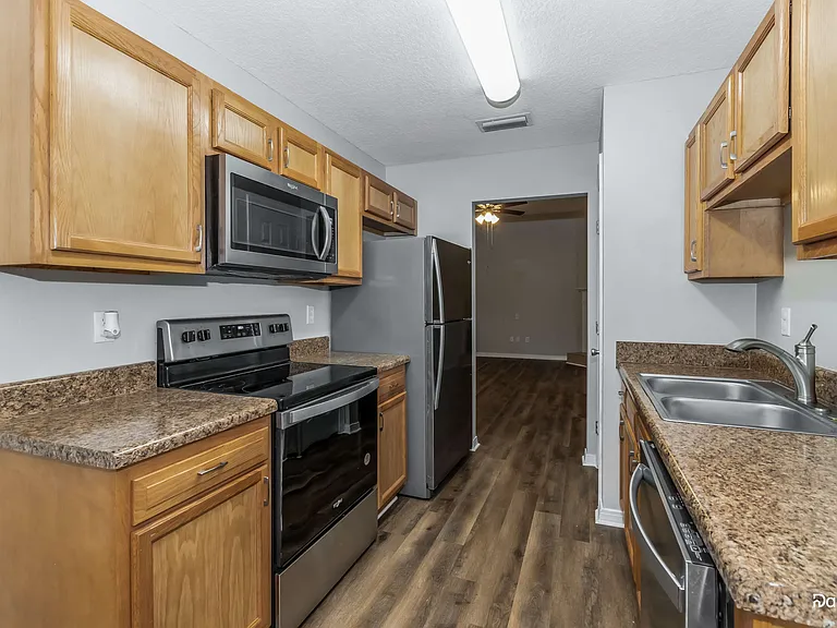 6401 Sarahs View Ct — Photo 3