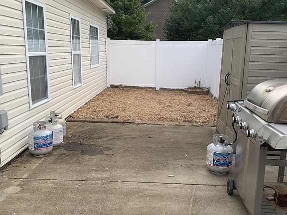2nd image of 4150 Dudleys Grant Dr APT A