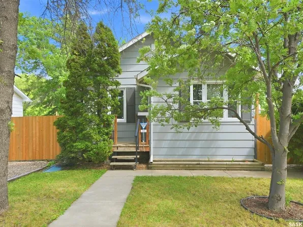 1602 C AVENUE N, Saskatoon, SK S7L 1L5