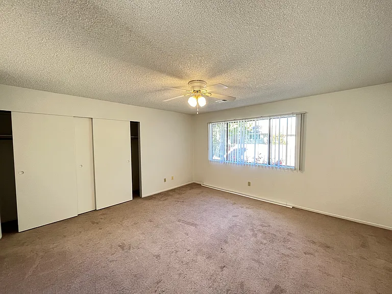 2250 King Ct #14 — Photo 8