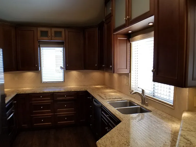 112 Corsica Dr — Photo 3