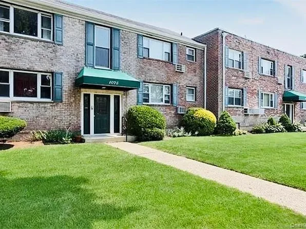1075 Fenwood Drive #3, Valley Stream, NY 11580