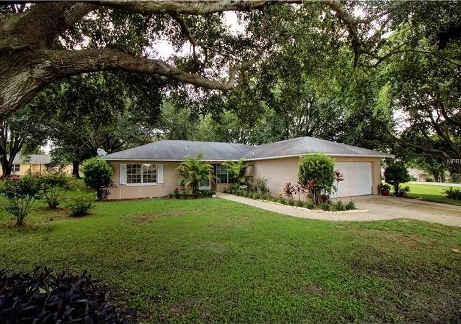 Spacious 3BR/2.5BA Single Family Home in Grand Island — Photo 1