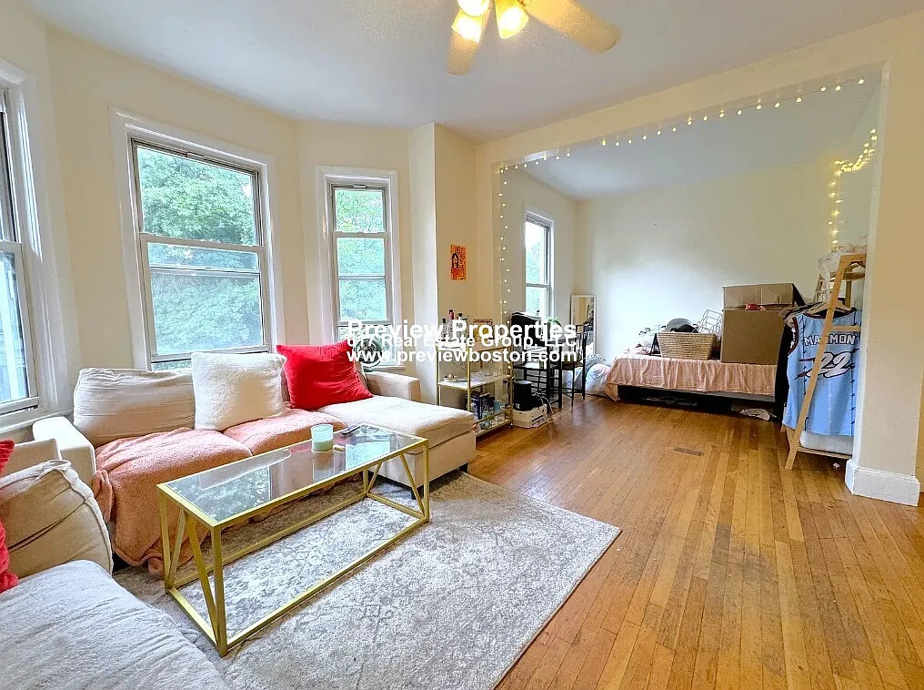 4 bed, 2.0 bath, $4,850 — Photo 4