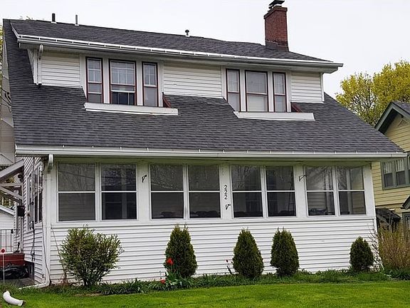 2nd image of 222 Parkway Dr