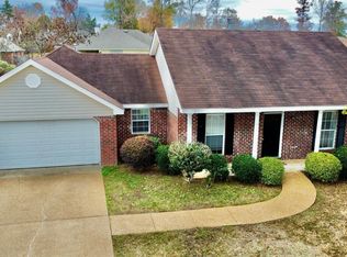 111 Cherry Laurel Cir, Pearl, MS 39208