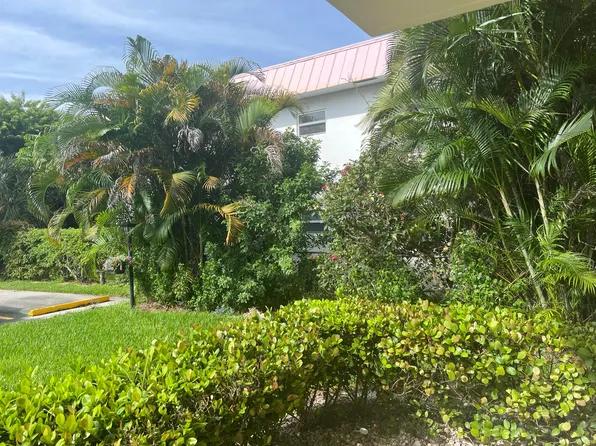65 Dorchester C, West Palm Beach, FL 33417