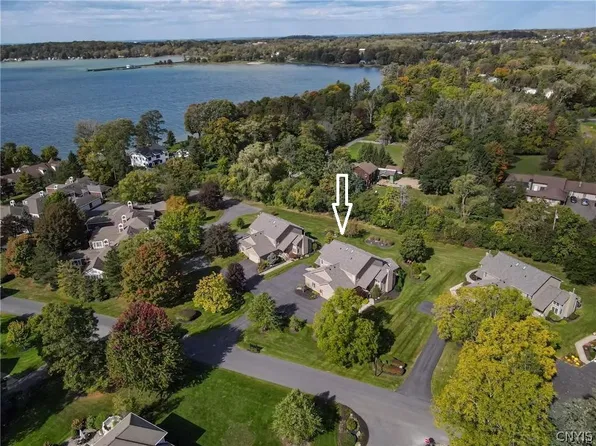 24 Willowbrook Dr, Auburn, NY 13021