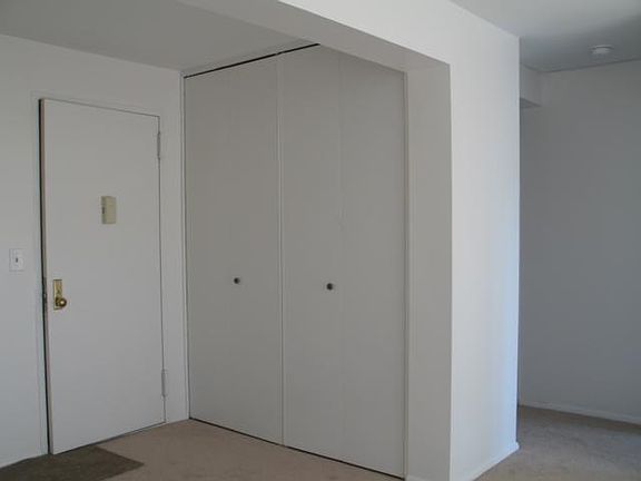 5th image of 77 Carpenter Ave APT 5M