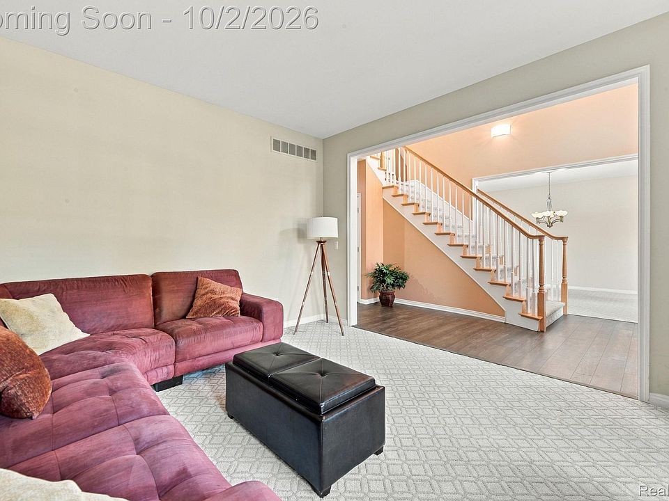 559 Trillium Dr, photo 19