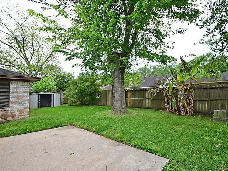3130 Frontier Dr — Photo 25