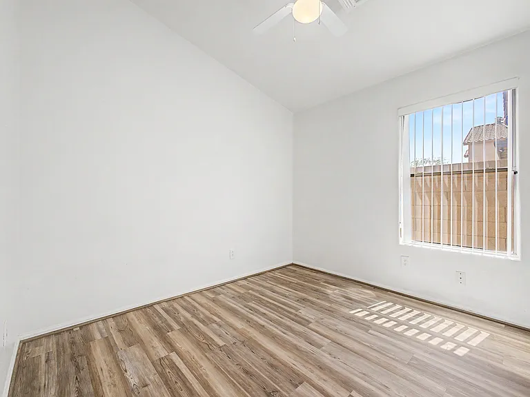 4649 E Augusta Ave — Photo 15