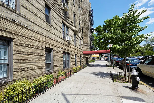 Sold by Keller Williams Realty Landmark | media 12