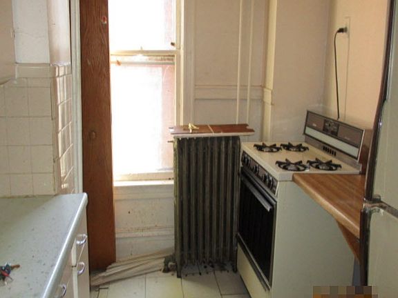 4th image of 1461 Oakwood Ave