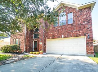 205 Rolling Springs Ln, Dickinson, TX 77539
