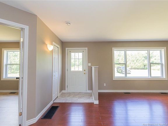 4th image of 3569 Lower Cambridge Rd