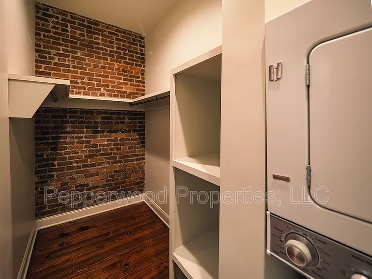 149 S Daniel Morgan Ave #2B — Photo 5