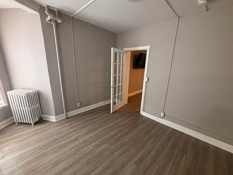 232 Richmond Ave #3 — Photo 4