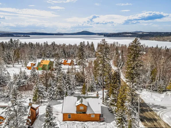 1 Woodys Lane, Rangeley, ME 04970