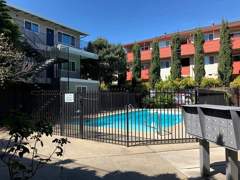 240 Ortega Avenue — Photo 8